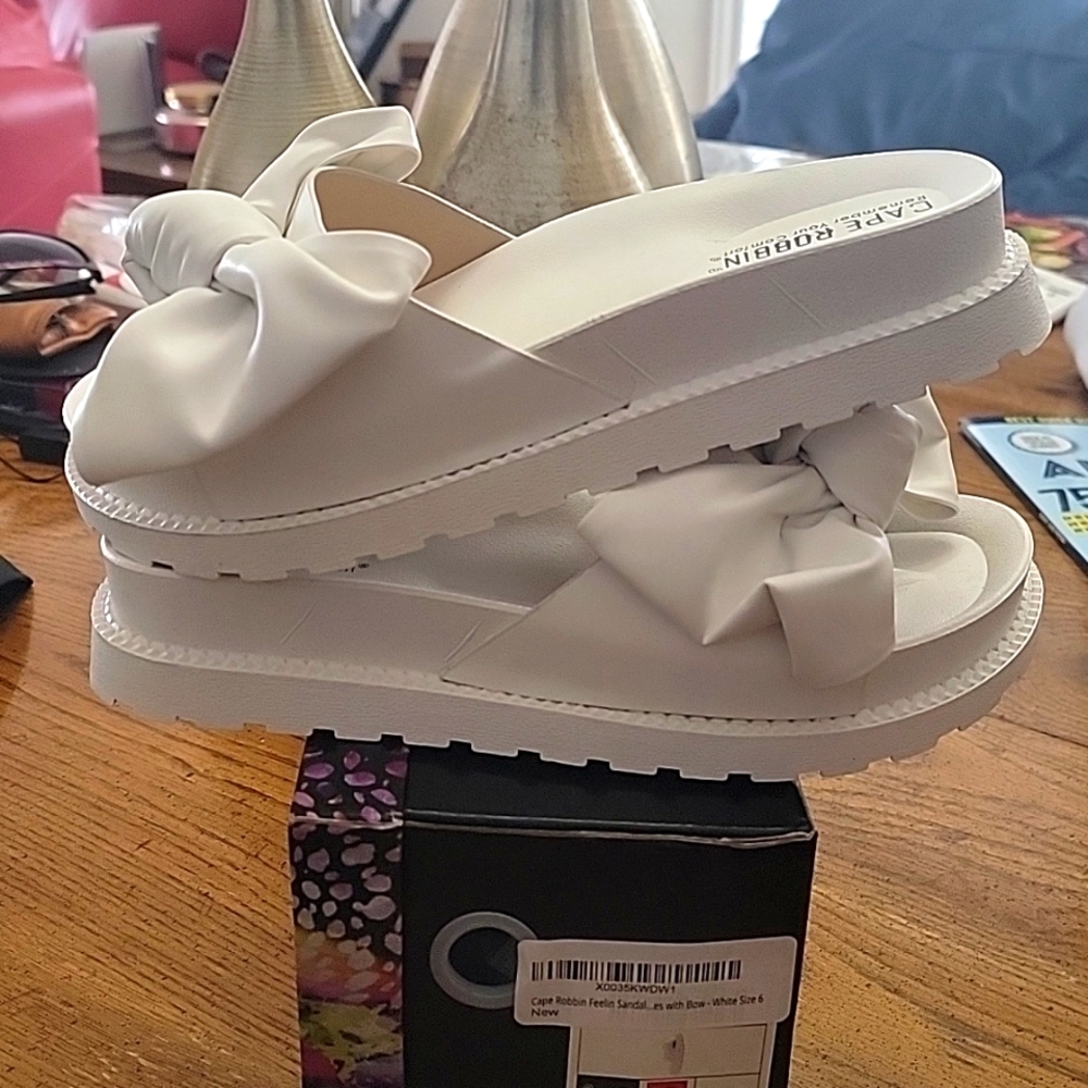 Sandals - Picture 2 of 5